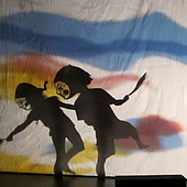 LE JOUR DE GRANDIR co/création CHOU Jung-Shi / SHIH Pei-yu / HERBERA Ghislaine  Théâtre d'ombres et dessins rétroprojetés, marionnettes, masques.